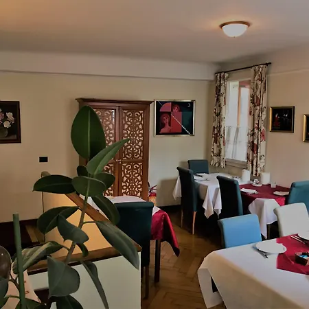 Al Campaniel Bed And Breakfast-3